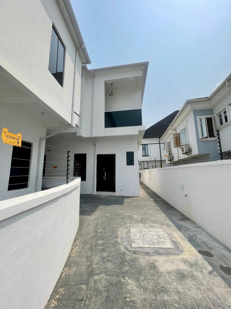 4 BED SEMI-DETACHED DUPLEX WITH BQ