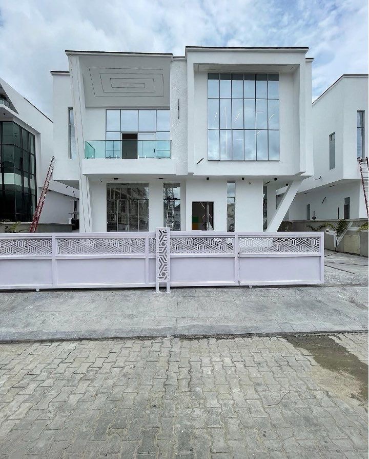Luxury 5-Bedroom Fully Detached Duplex with Pool & BQ for Sale in Chevron, Lekki